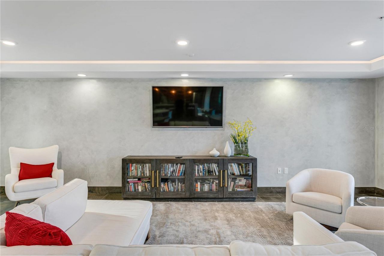 199 Dali Boulevard, Unit PH-2, Saint Petersburg, FL 33701 Photo