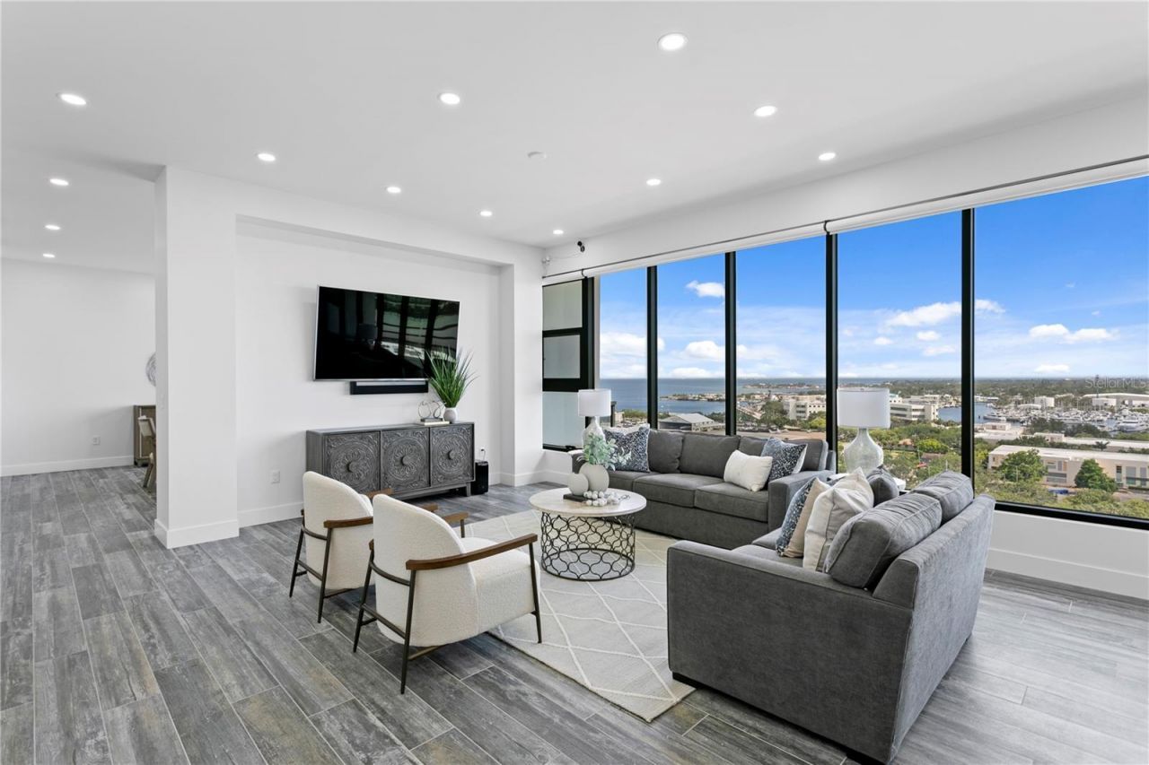 199 Dali Boulevard, Unit PH-2, Saint Petersburg, FL 33701 Photo