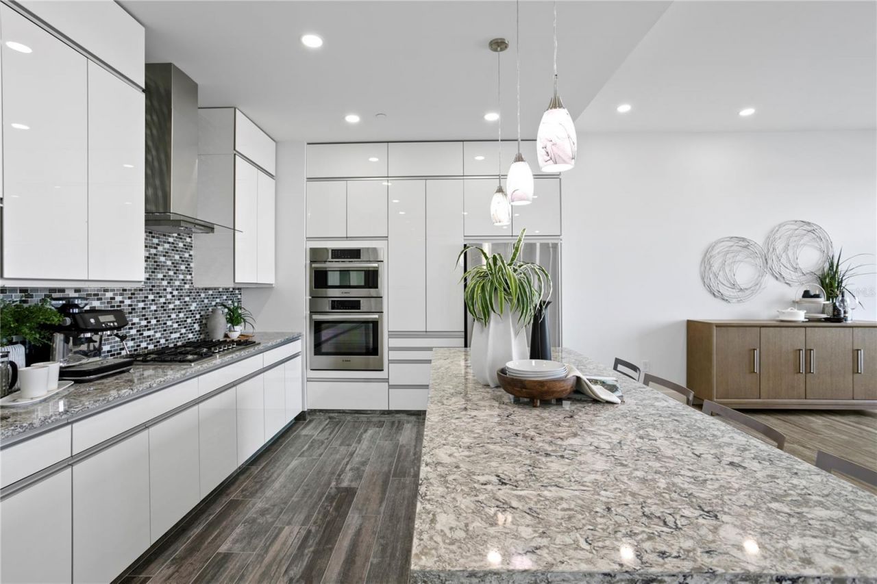 199 Dali Boulevard, Unit PH-2, Saint Petersburg, FL 33701 Photo