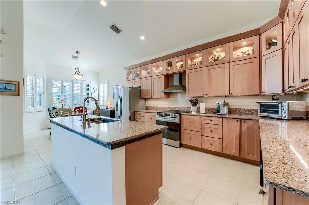 3806 Lakeview Isle Ct, Fort Myers, FL 33905 Photo