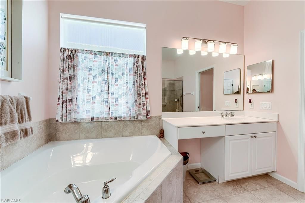 3806 Lakeview Isle Ct, Fort Myers, FL 33905 Photo