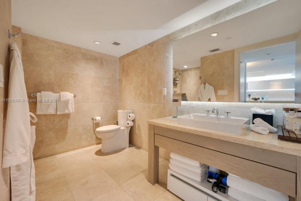 102 24th St, Unit 1204, Miami Beach, FL 33139 Photo