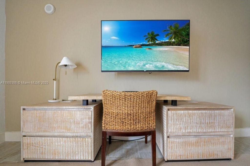 102 24th St, Unit 1204, Miami Beach, FL 33139 Photo