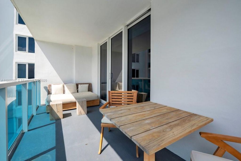 102 24th St, Unit 1204, Miami Beach, FL 33139 Photo