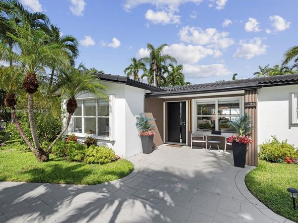 1115 N 13th Ter, Hollywood, FL 33019