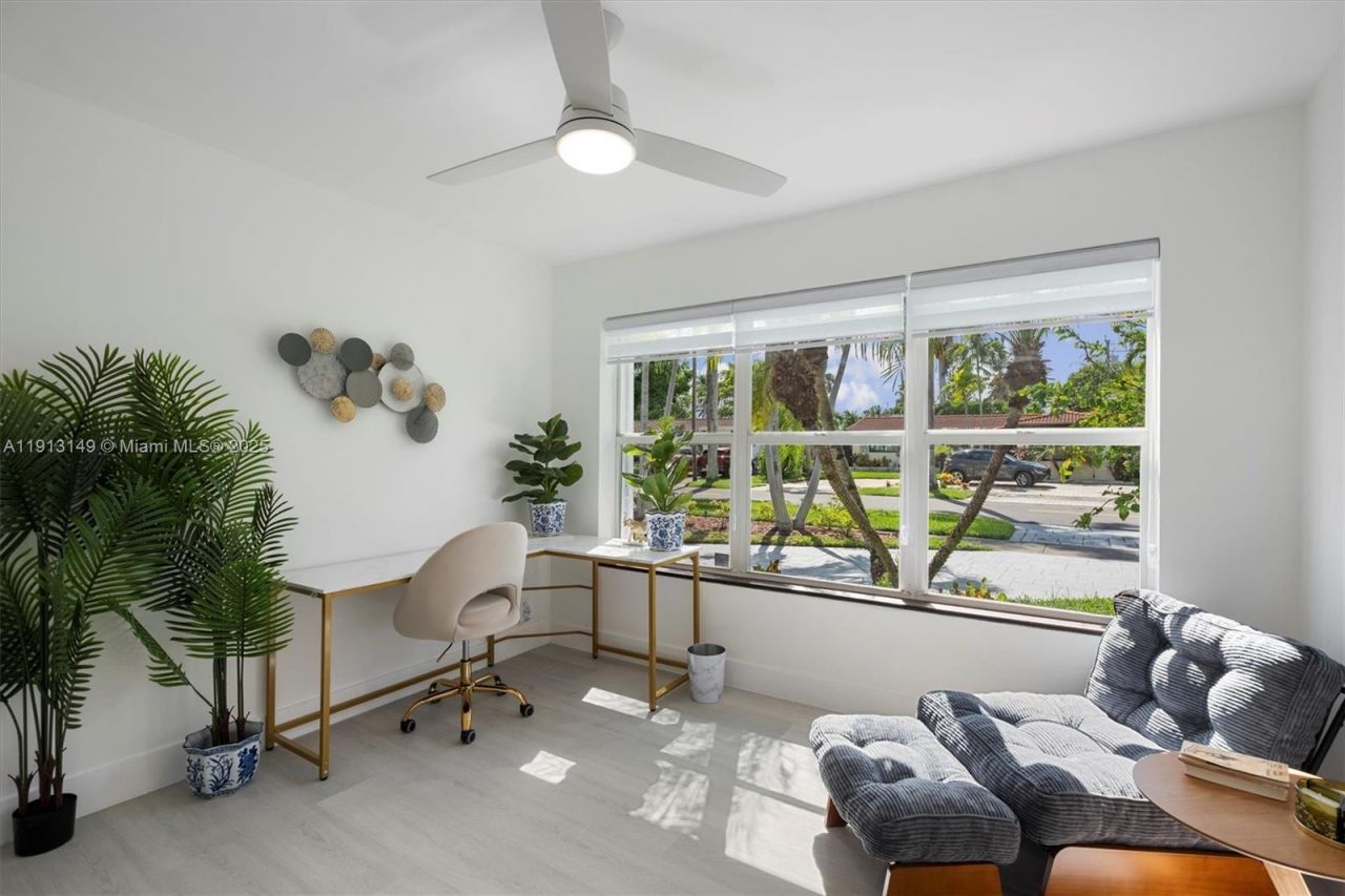 1115 N 13th Ter, Hollywood, FL 33019 Photo