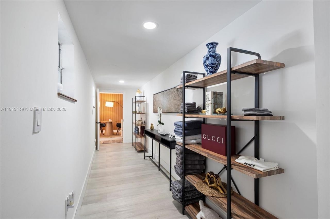 1115 N 13th Ter, Hollywood, FL 33019 Photo