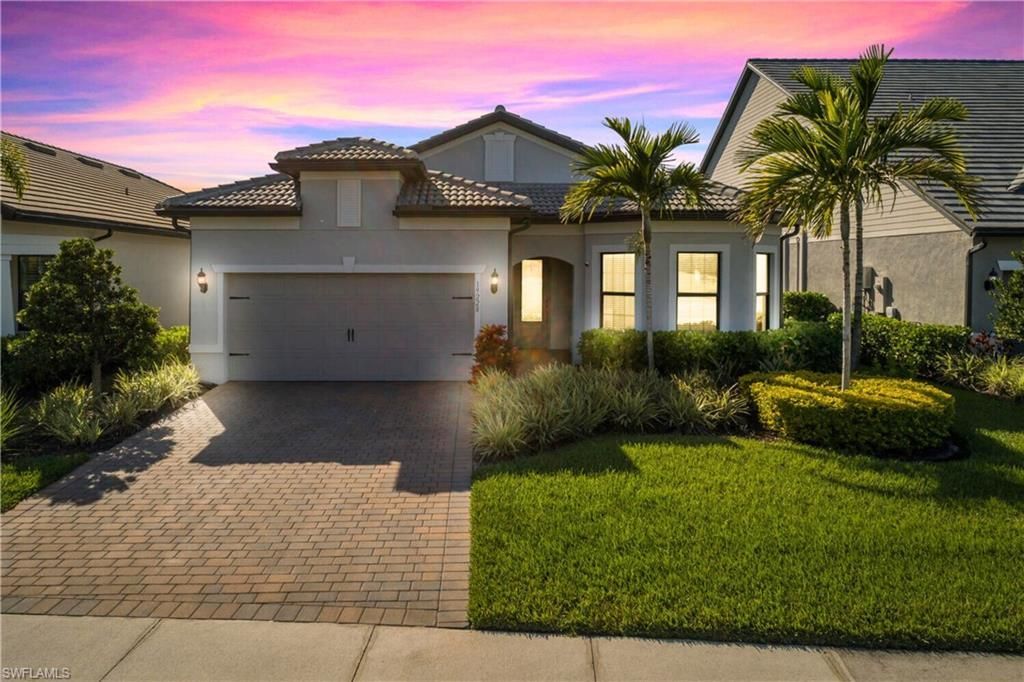 19228 Aqua Shore Dr, Fort Myers, FL 33913 Main Photo