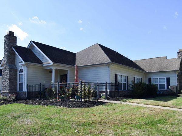 825 S Browns Ln, Unit 404, Gallatin, TN 37066