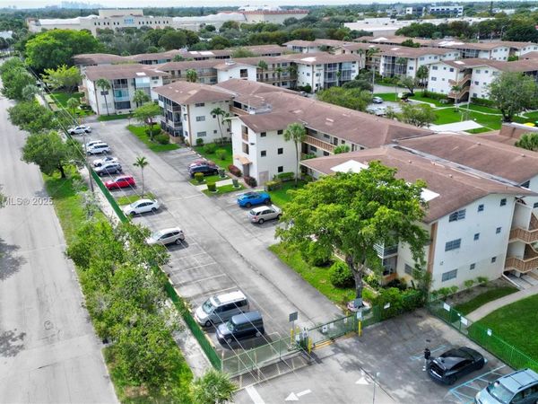 16790 NE 14th Ave, Unit 206, Miami, FL 33162