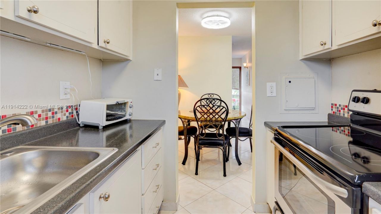 16790 NE 14th Ave, Unit 206, Miami, FL 33162 Photo