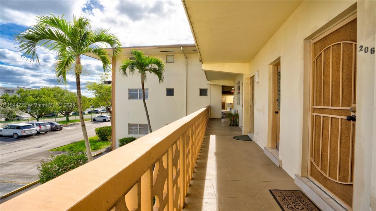 16790 NE 14th Ave, Unit 206, Miami, FL 33162 Photo