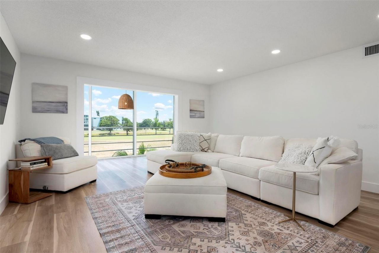 4200 Ironwood Circle, Unit 203B, Bradenton, FL 34209 Photo