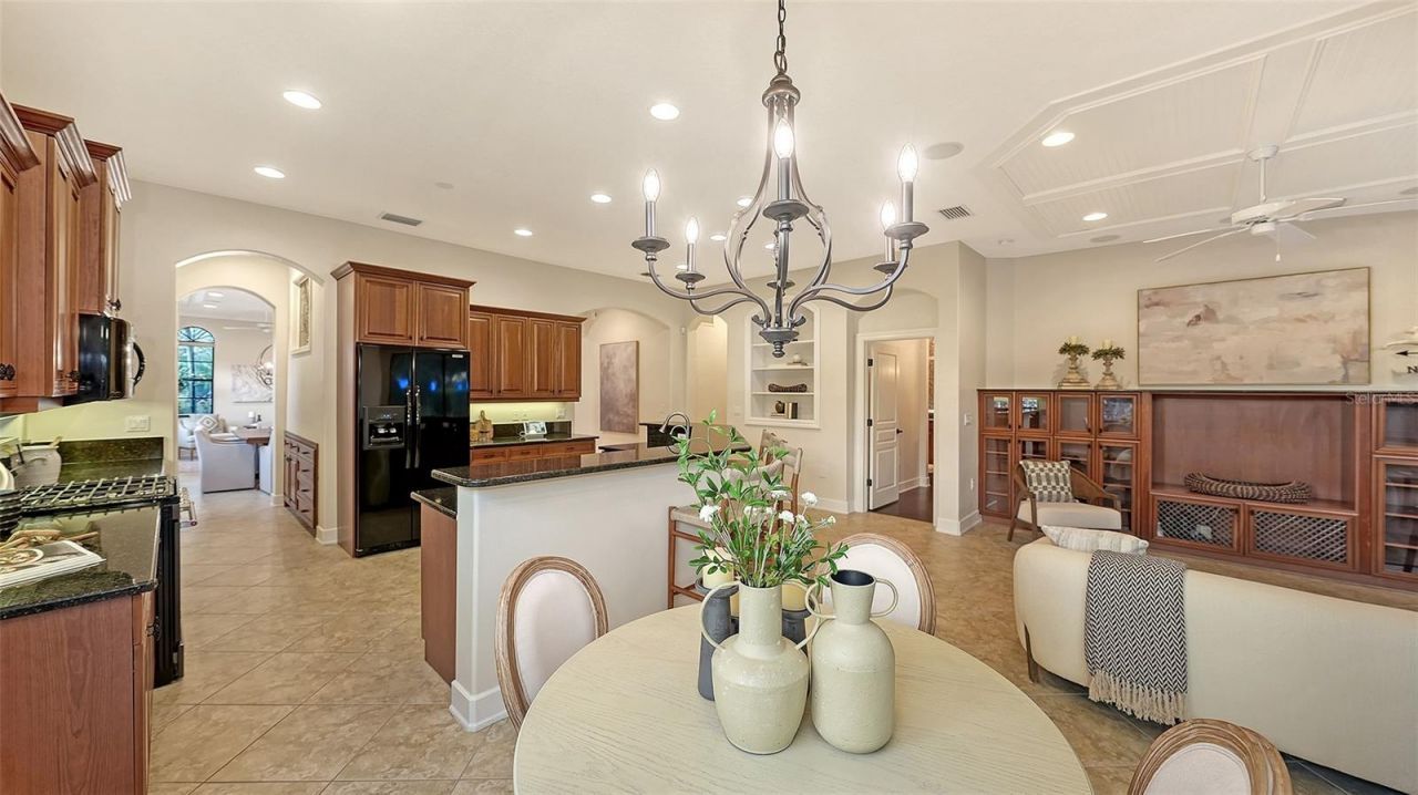 3706 80th Drive E, Sarasota, FL 34243 Photo