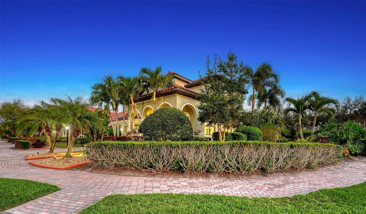 3706 80th Drive E, Sarasota, FL 34243 Photo