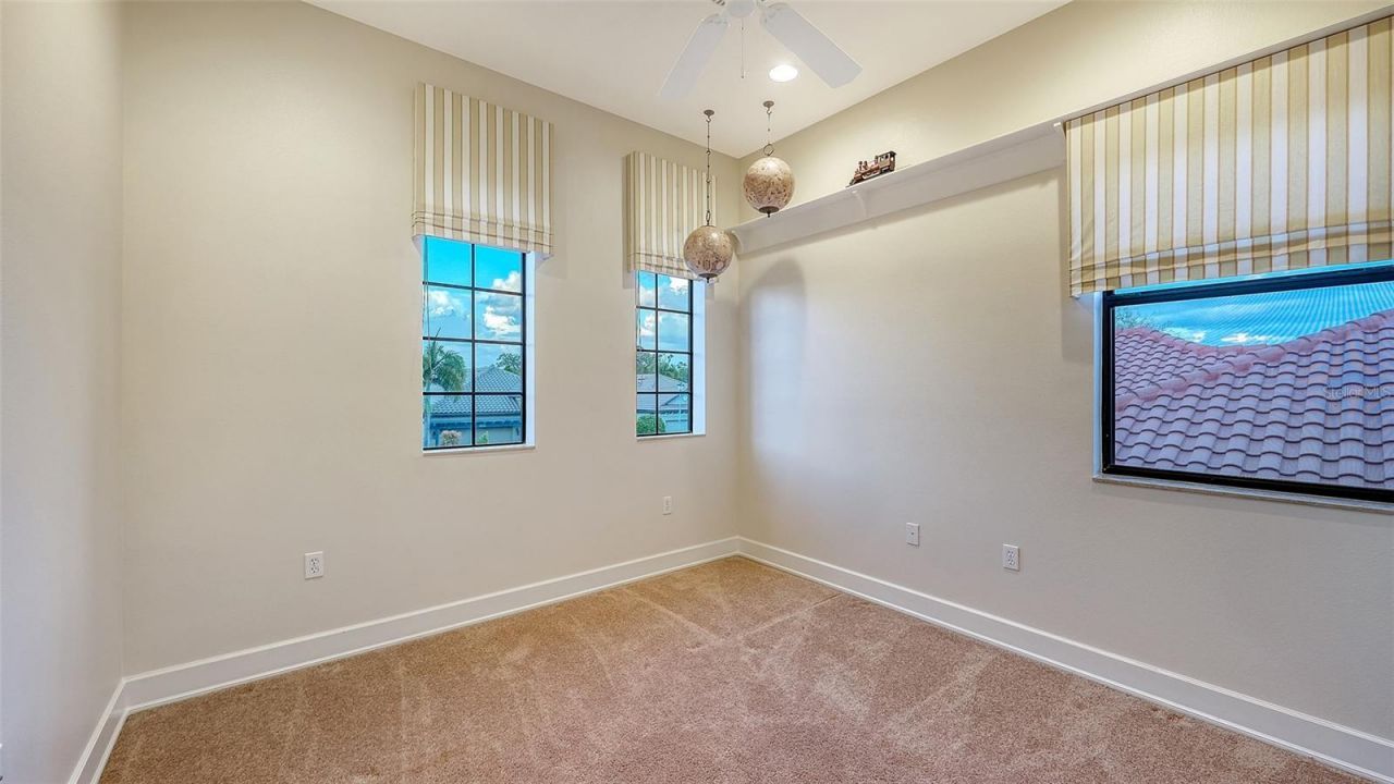 3706 80th Drive E, Sarasota, FL 34243 Photo