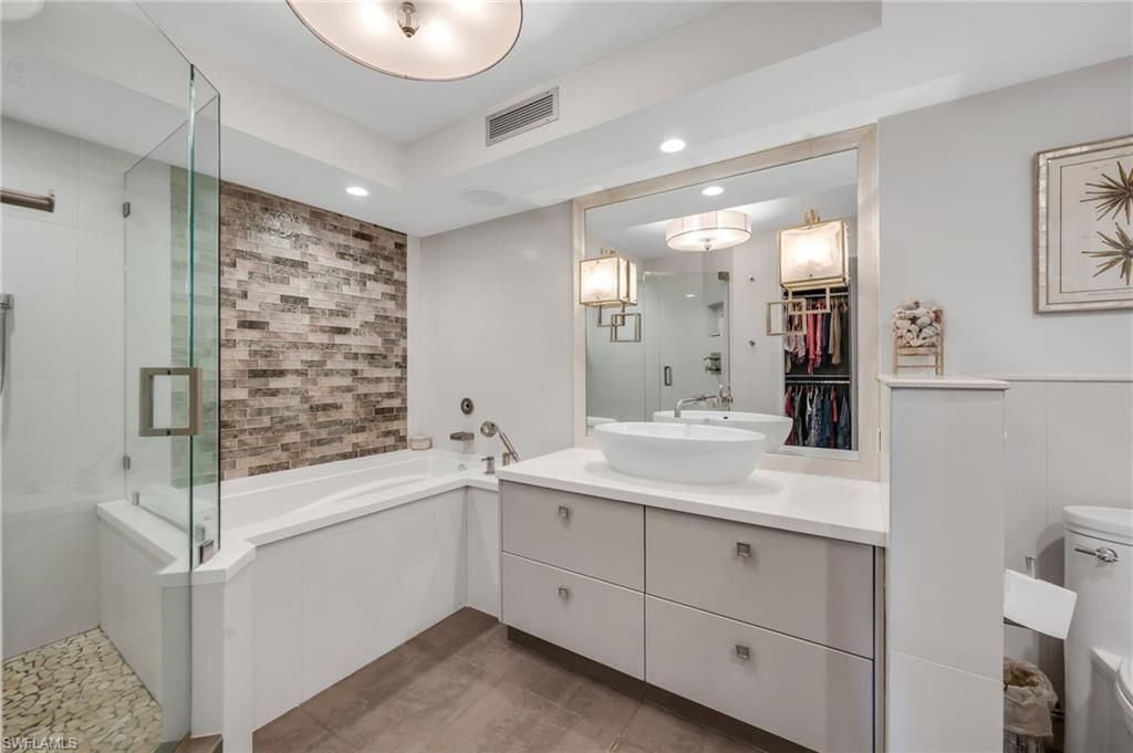 355 Park Shore Dr, Unit 1-134, Naples, FL 34103 Photo