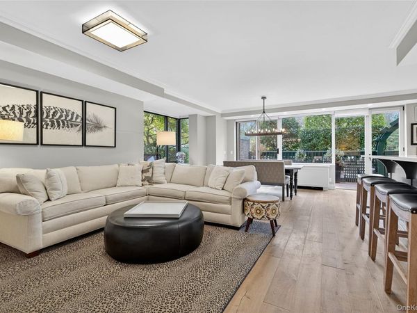 100 Hilton Avenue, Unit M32, Garden City, NY 11530