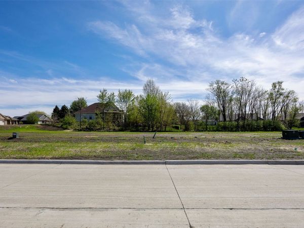 3171 Eight Bells Drive, Marion, IA 52302