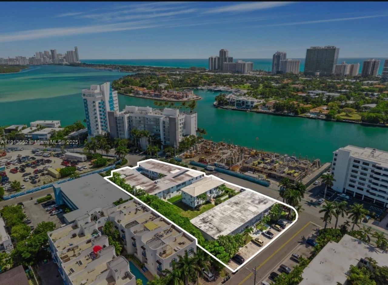 10190 E Bay Harbor Dr, Unit 13, Bay Harbor Islands, FL 33154 Photo