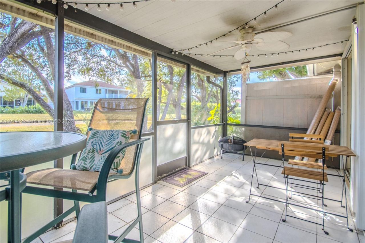 7652 S Pinewalk Dr S, Unit 139, Margate, FL 33063 Photo