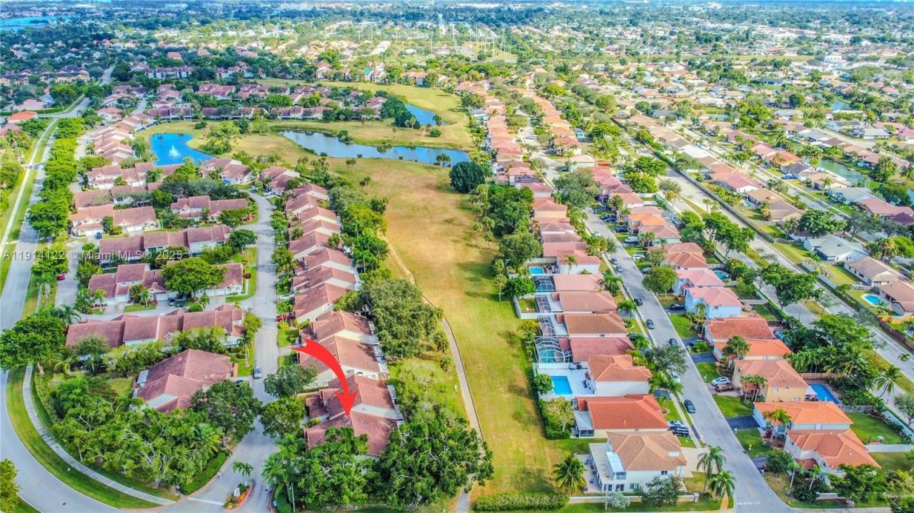 7652 S Pinewalk Dr S, Unit 139, Margate, FL 33063 Photo