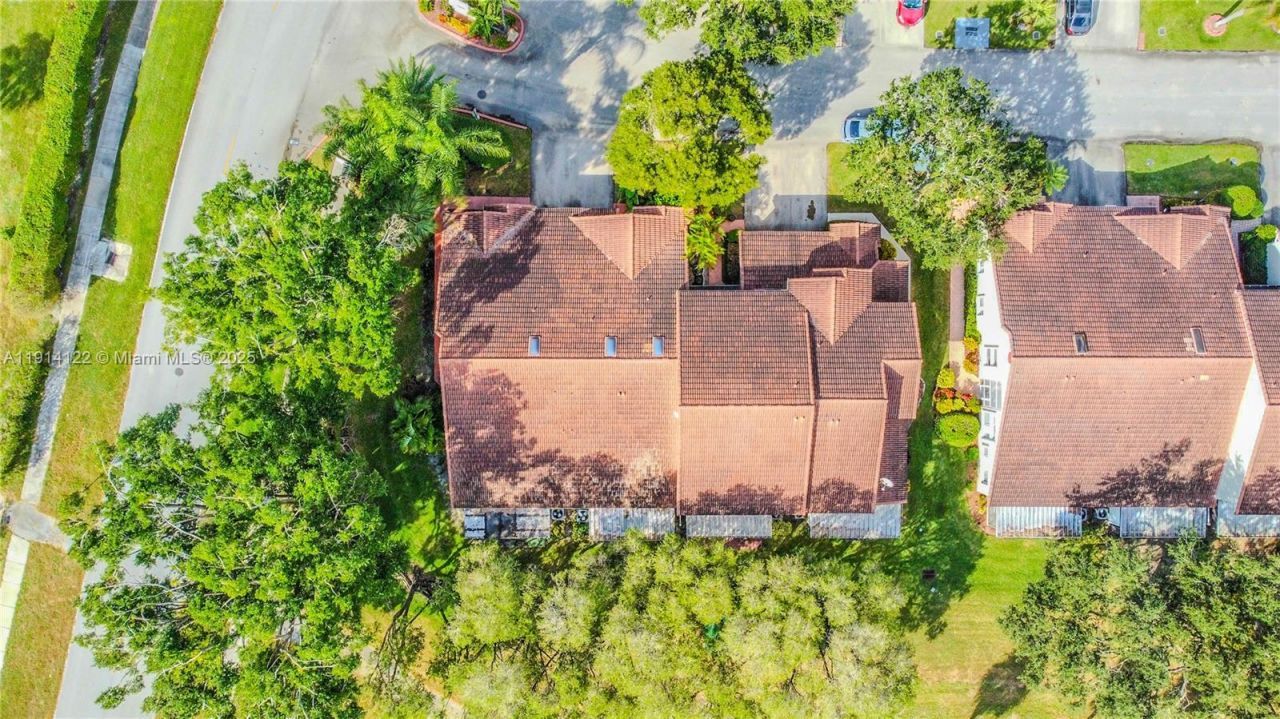 7652 S Pinewalk Dr S, Unit 139, Margate, FL 33063 Photo