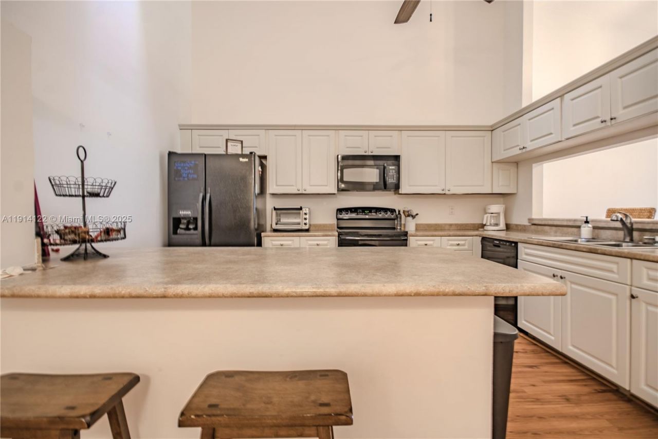 7652 S Pinewalk Dr S, Unit 139, Margate, FL 33063 Photo