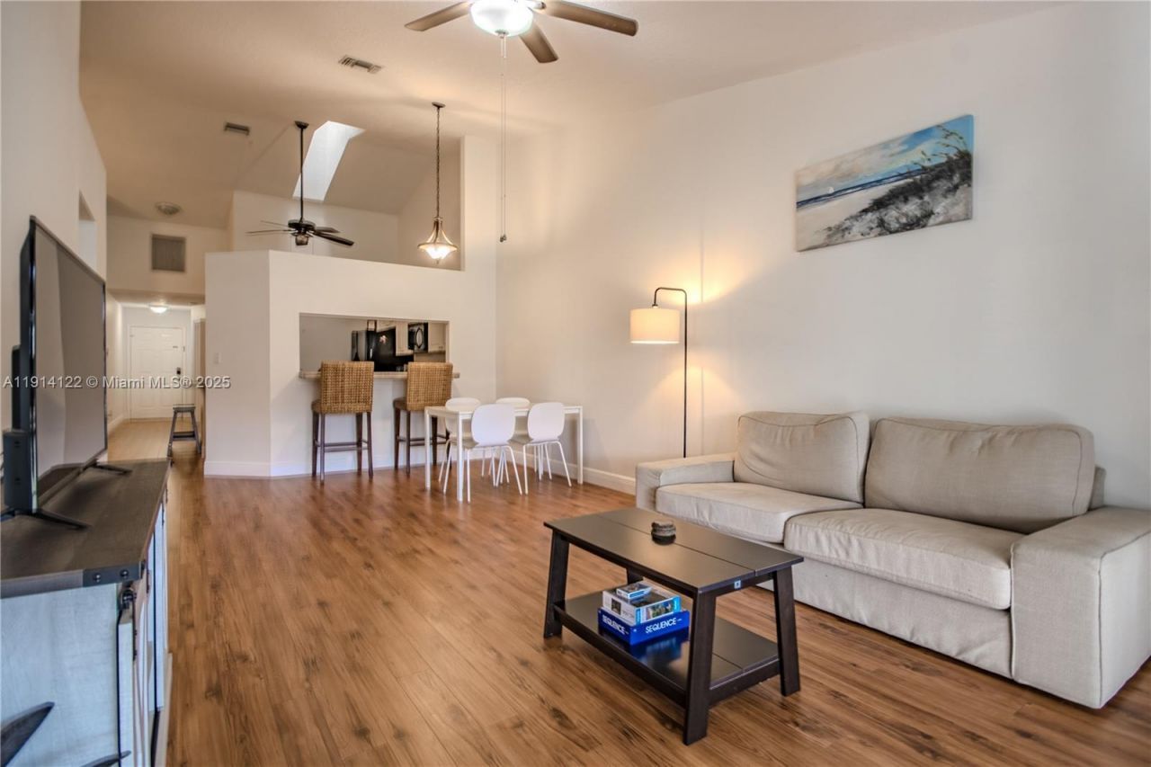 7652 S Pinewalk Dr S, Unit 139, Margate, FL 33063 Photo