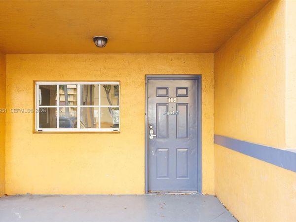 Unit 11-102, Miami, FL 33193