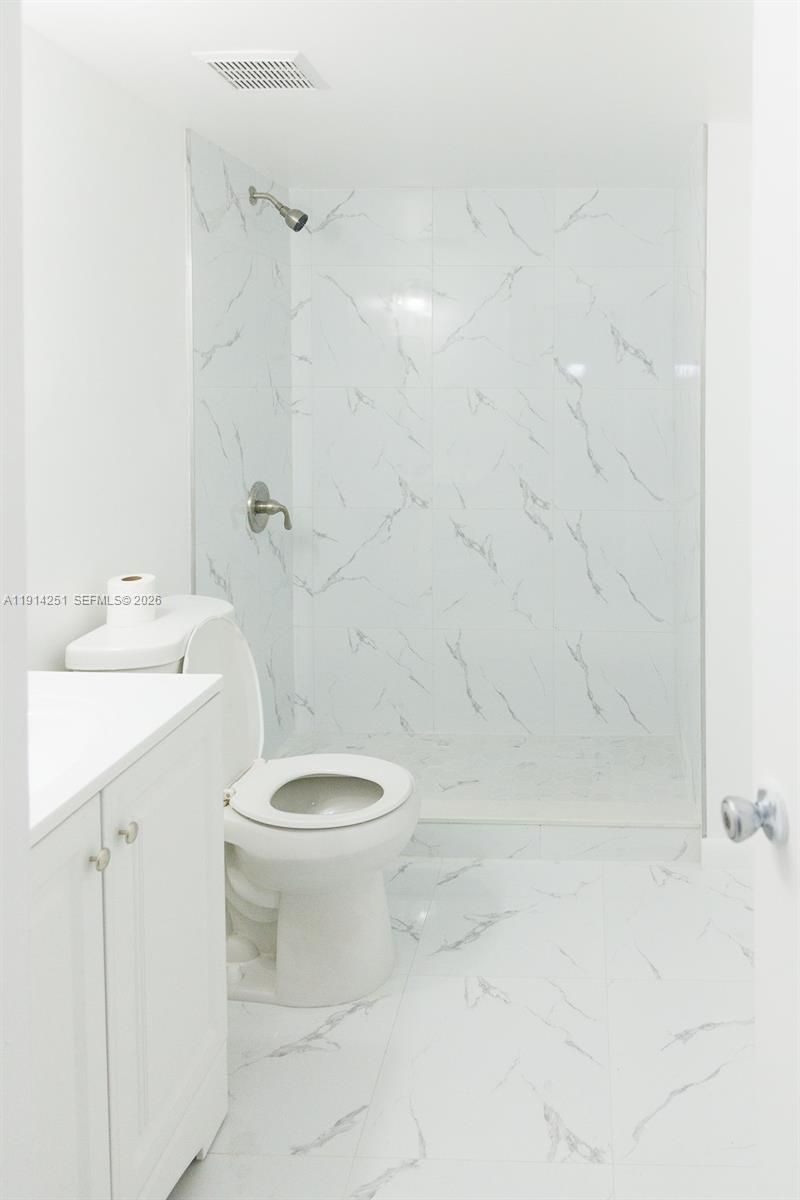 Please Call For Address, Unit 11-102, Miami, FL 33193 Photo