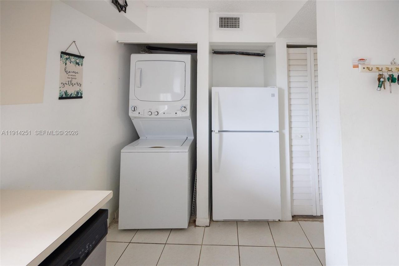 Please Call For Address, Unit 11-102, Miami, FL 33193 Photo