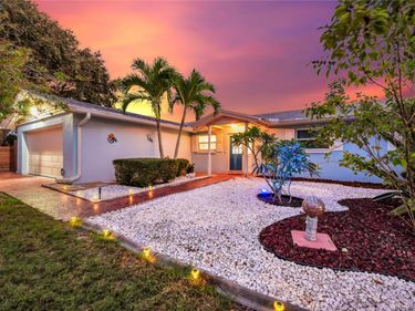 363 HARBOR DR, CAPE CANAVERAL, FL 32920