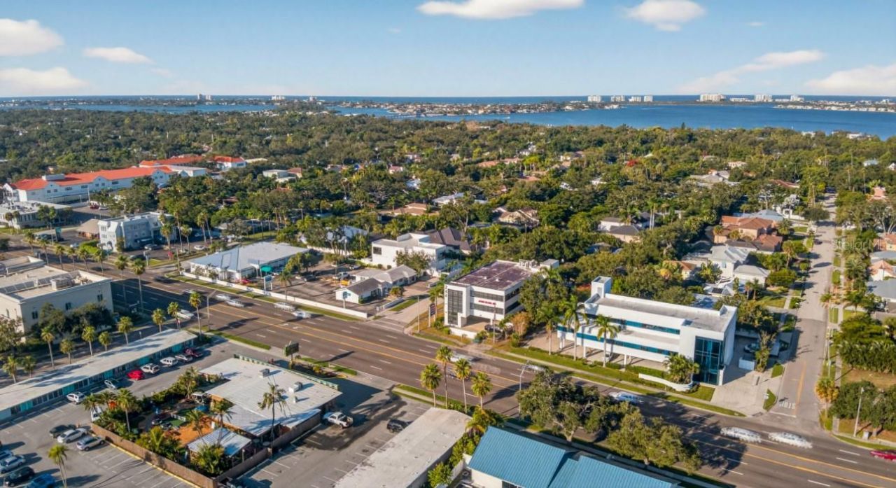 2426 S Tamiami Trail, Sarasota, FL 34239 Photo