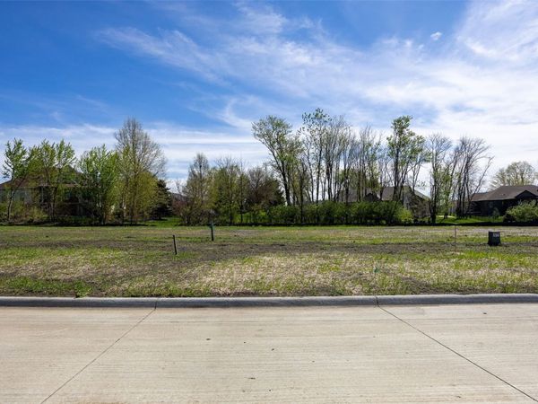 3159 Eight Bells Drive, Marion, IA 52302