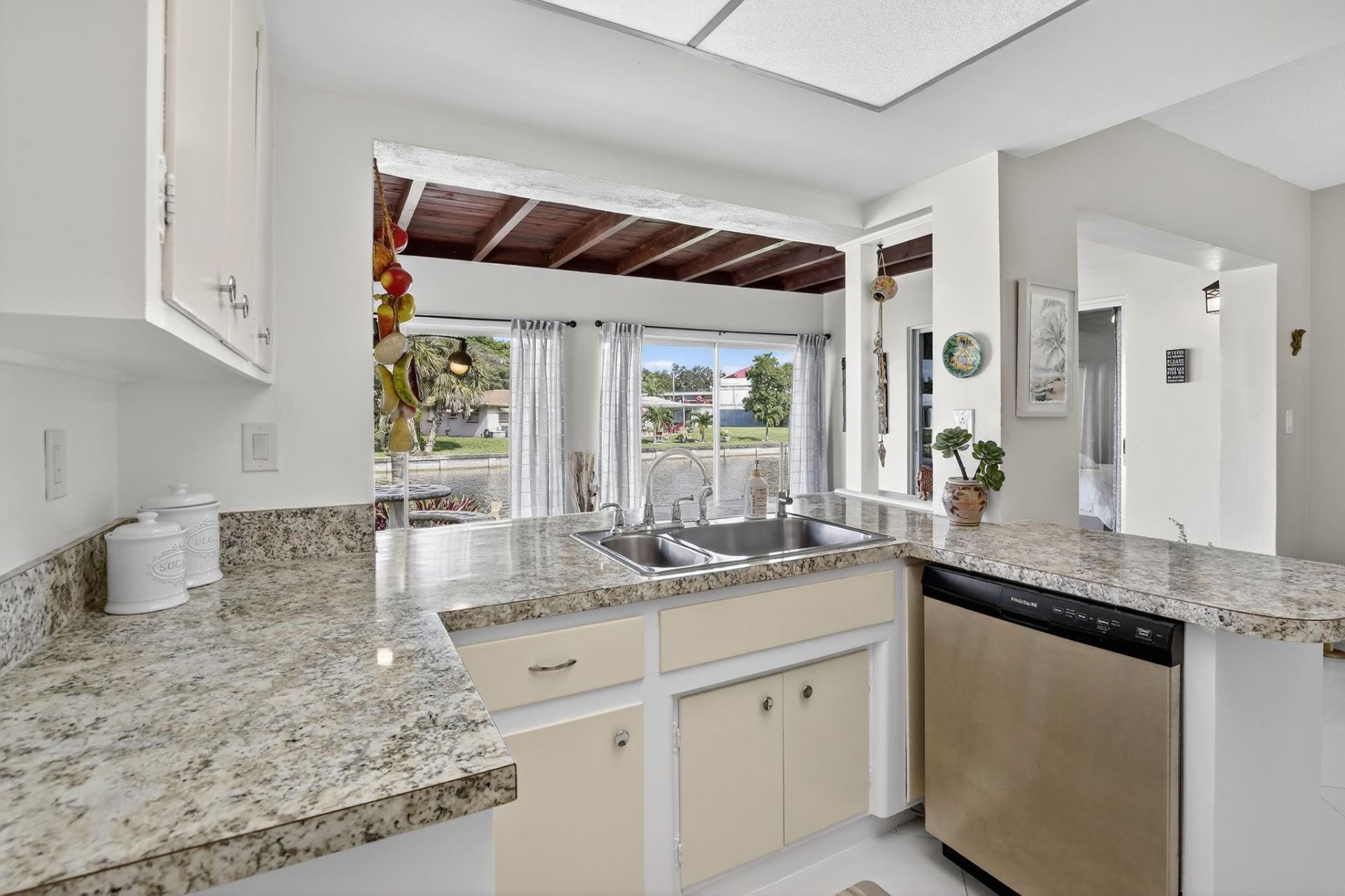 4305 NW 49th Drive, Tamarac, FL 33319 Photo