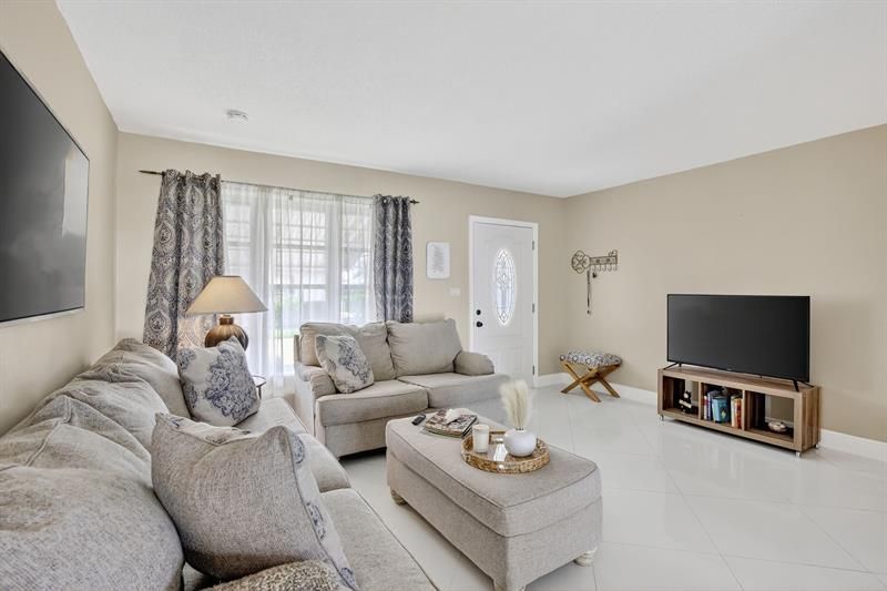 4305 NW 49th Dr, Tamarac, FL 33319 Photo