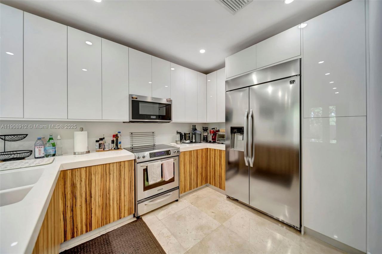 10867 NW 76th Ln, Doral, FL 33178 Photo