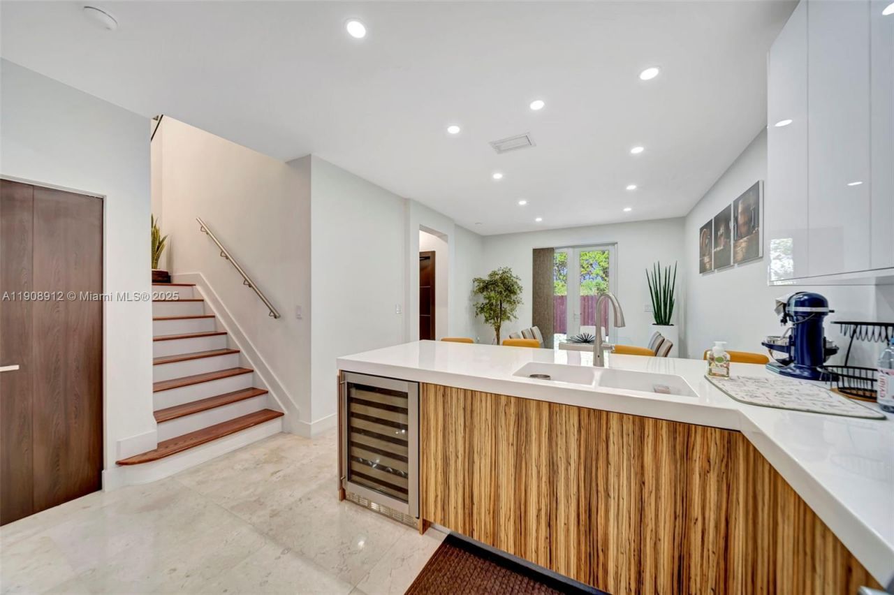 10867 NW 76th Ln, Doral, FL 33178 Photo