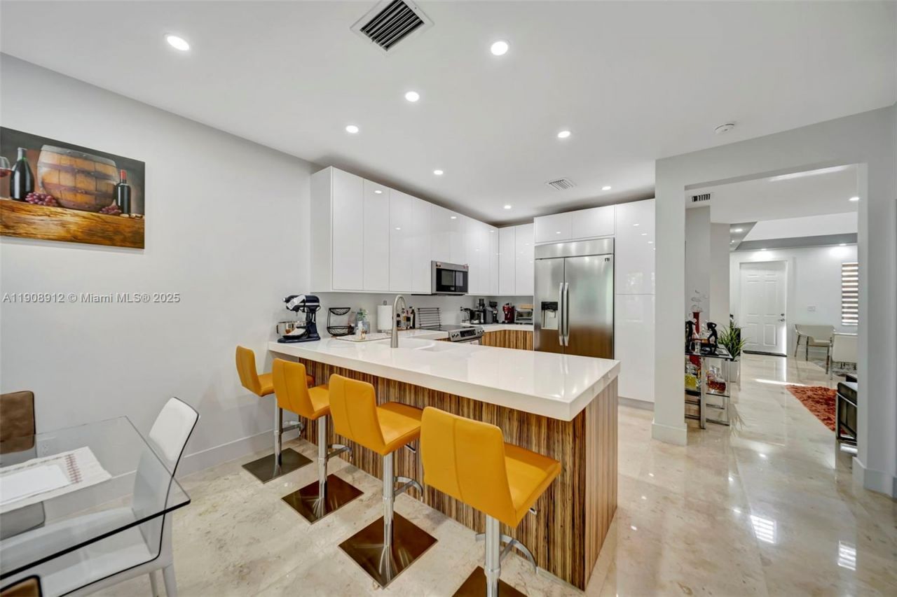 10867 NW 76th Ln, Doral, FL 33178 Photo