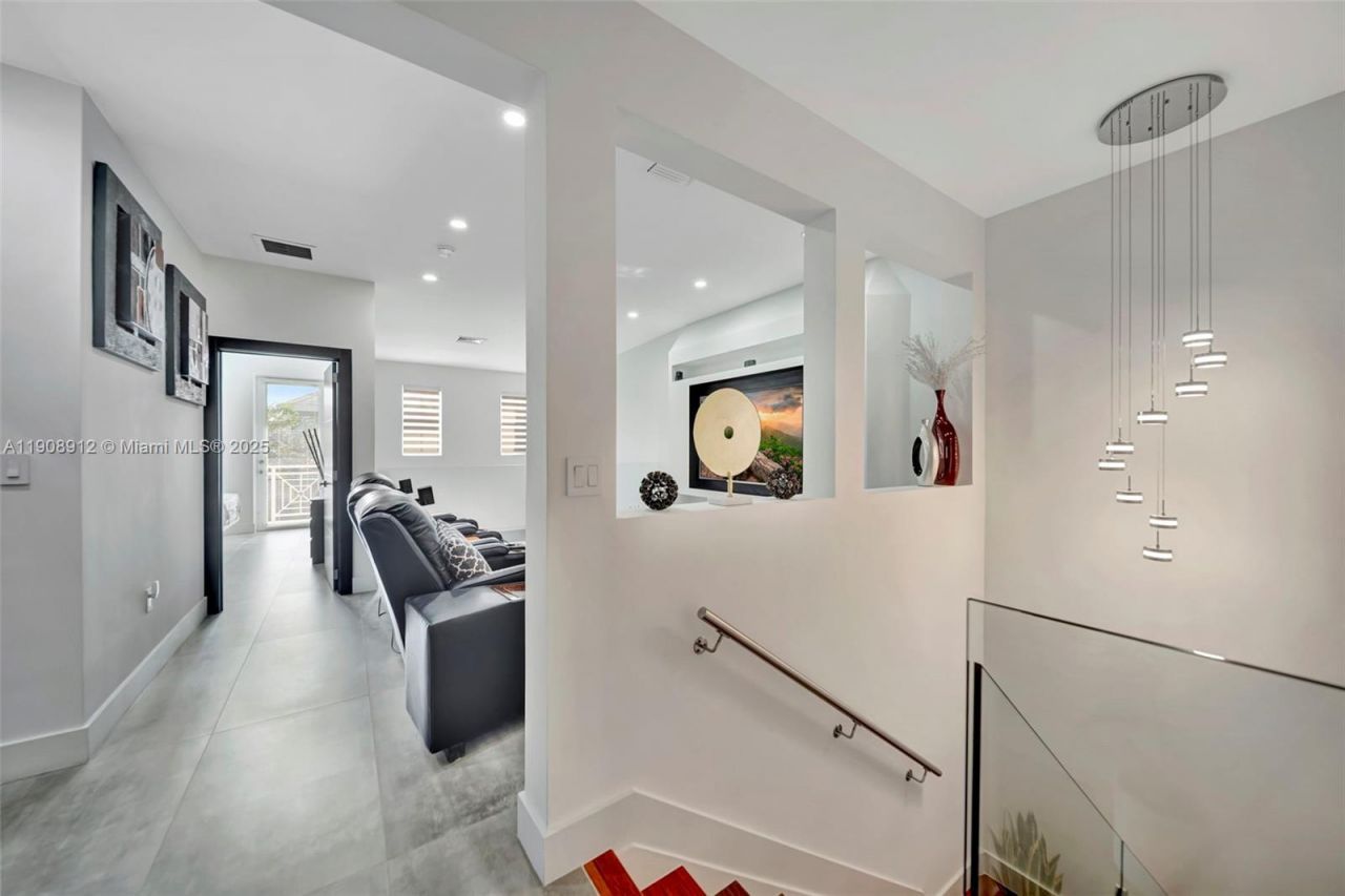 10867 NW 76th Ln, Doral, FL 33178 Photo