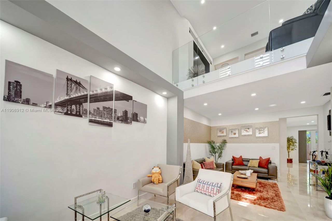 10867 NW 76th Ln, Doral, FL 33178 Photo