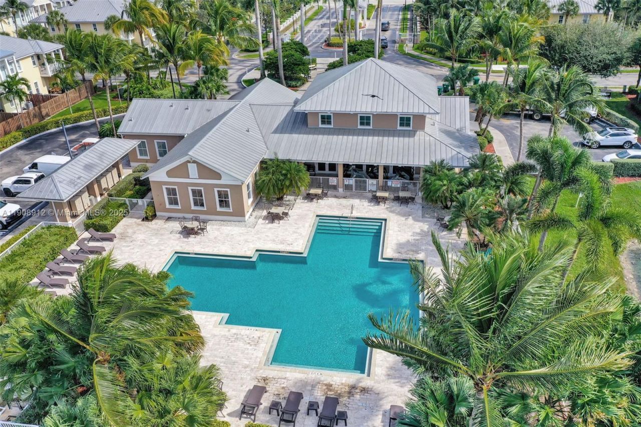 10867 NW 76th Ln, Doral, FL 33178 Photo