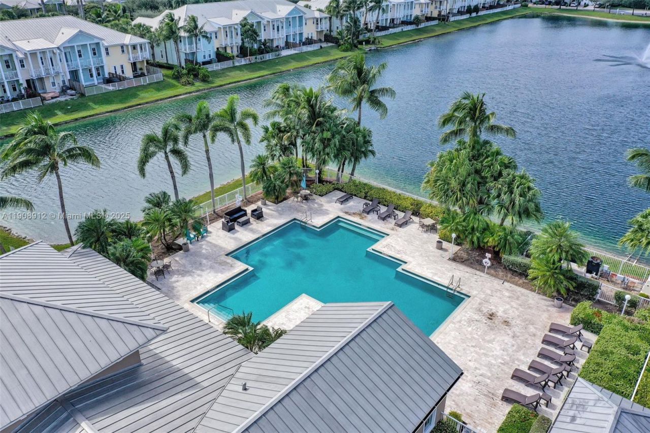 10867 NW 76th Ln, Doral, FL 33178 Photo