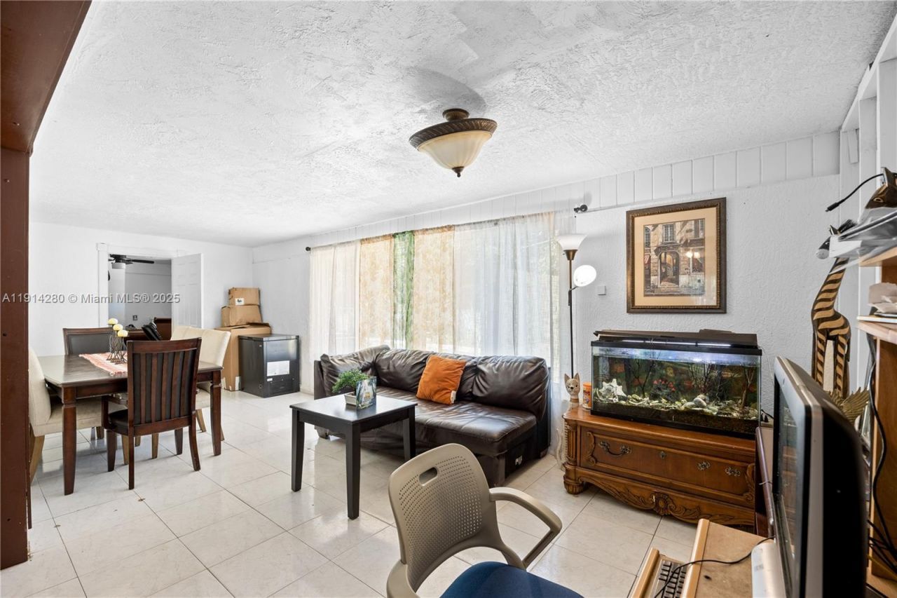 16050 NE 8th Ct, North Miami Beach, FL 33162 Photo