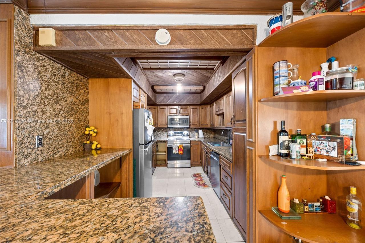 16050 NE 8th Ct, North Miami Beach, FL 33162 Photo