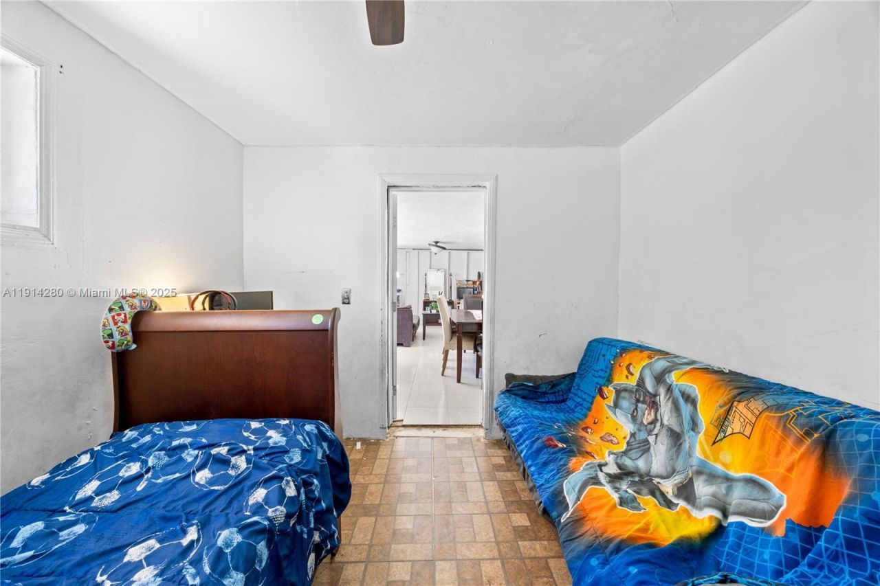 16050 NE 8th Ct, North Miami Beach, FL 33162 Photo