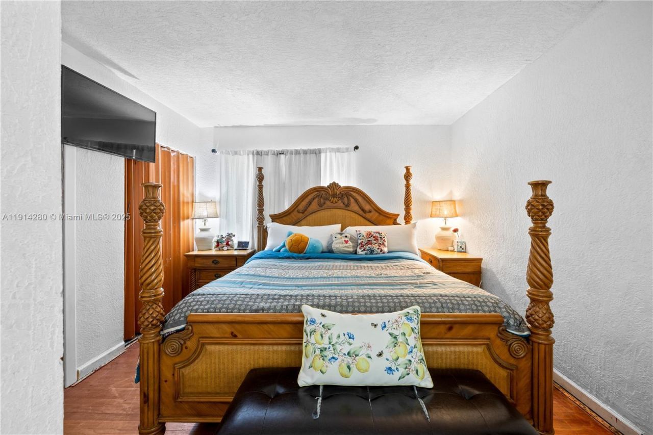 16050 NE 8th Ct, North Miami Beach, FL 33162 Photo