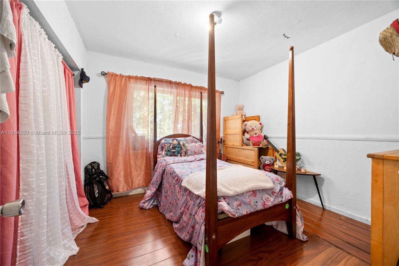 16050 NE 8th Ct, North Miami Beach, FL 33162 Photo