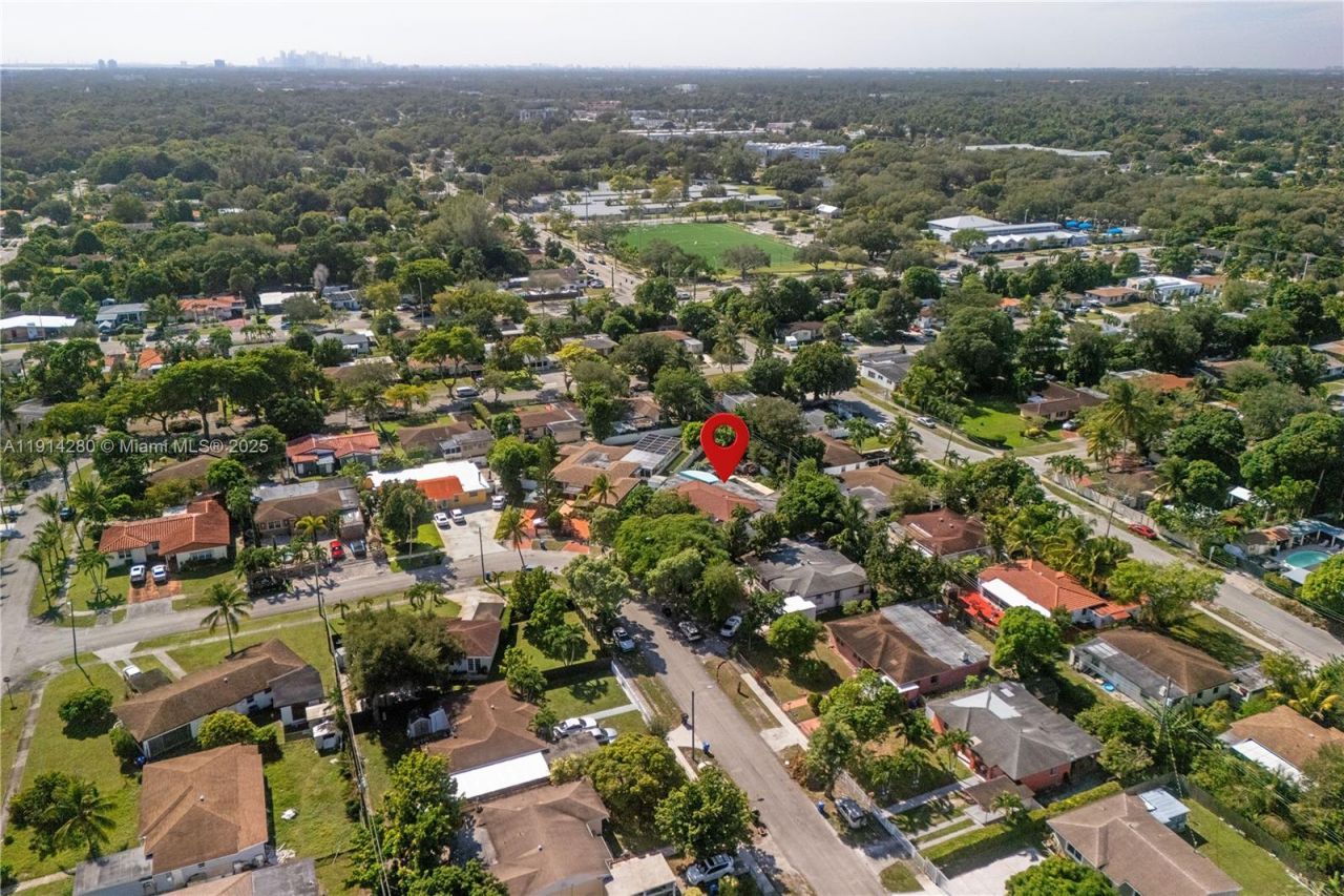 16050 NE 8th Ct, North Miami Beach, FL 33162 Photo